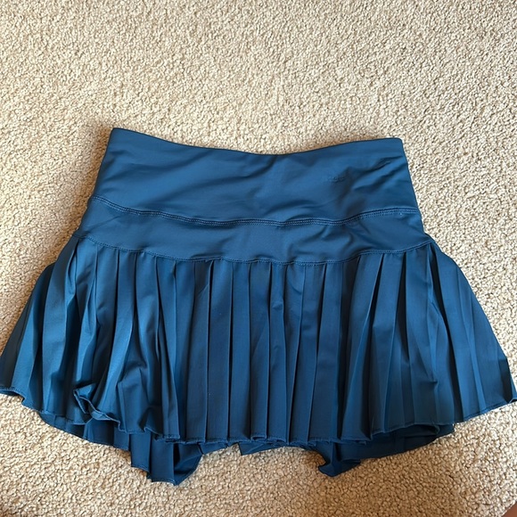 gold hinge Dresses & Skirts - Pleated navy Gold Hinge skirt size small.